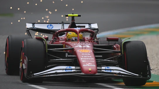 Lewis Hamilton en su Ferrari durante la clasificación del GP de Australia Lewis Hamilton en su Ferrari durante la clasificación del GP de Australia