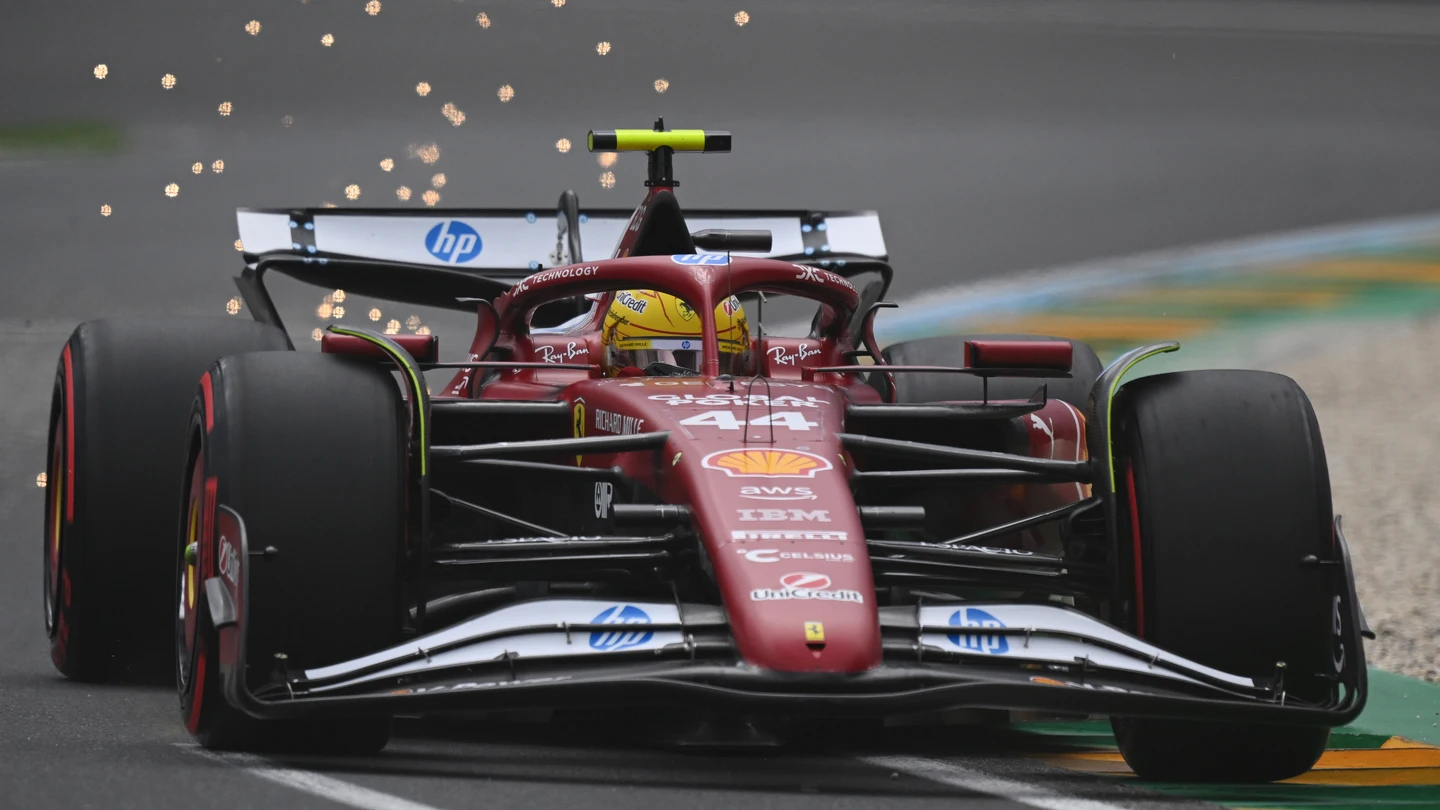 Lewis Hamilton en su Ferrari durante la clasificación del GP de Australia Lewis Hamilton en su Ferrari durante la clasificación del GP de Australia