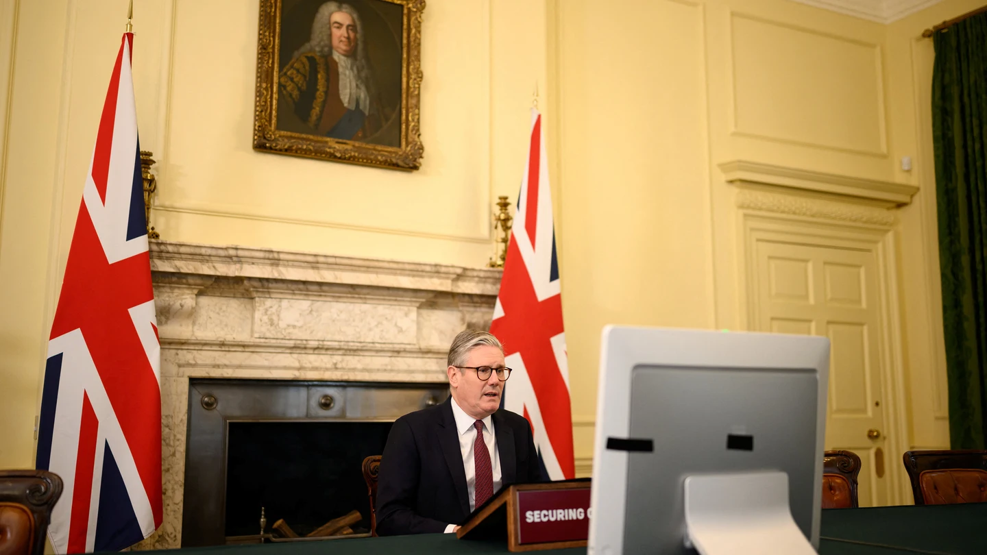 Starmer, a los líderes mundiales en la cumbre de Reino Unido: "Más pronto que tarde, Putin tendrá que sentarse a negociar" Starmer, a los líderes mundiales en la cumbre de Reino Unido: "Más pronto que tarde, Putin tendrá que sentarse a negociar"