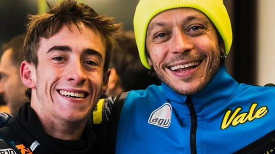 Pedro Acosta y Valentino Rossi Pedro Acosta y Valentino Rossi