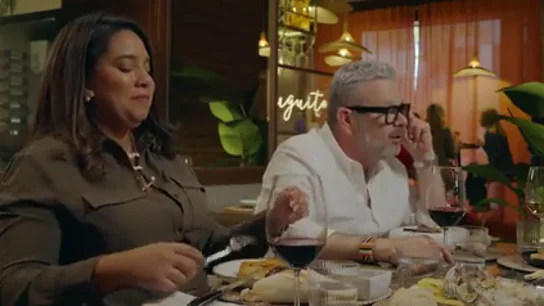 El cómico error de Alberto Chicote en plena grabación de Batalla de restaurantes: "Me vuelve loco esta chica" El cómico error de Alberto Chicote en plena grabación de Batalla de restaurantes: "Me vuelve loco esta chica"