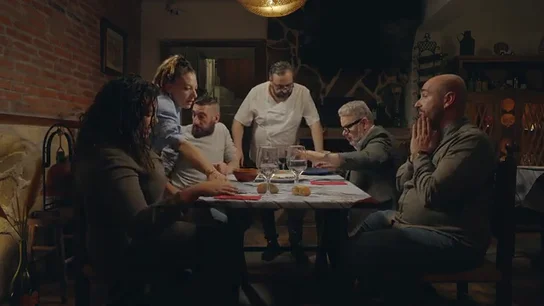 Alberto Chicote estalla al ver un trozo de comida de otro cliente en su mesa: "Si no me cago ahora mismo ya no me cago nunca" Alberto Chicote estalla al ver un trozo de comida de otro cliente en su mesa: "Si no me cago ahora mismo ya no me cago nunca"