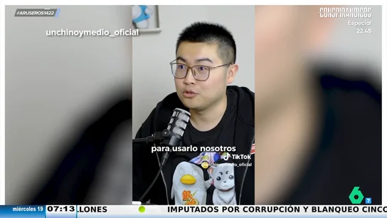 Un joven de origen chino que vive en España confiesa la verdad sobre los bazares: "Vamos a comprar a gente española, que nos durará más" Un joven de origen chino que vive en España confiesa la verdad sobre los bazares: "Vamos a comprar a gente española, que nos durará más"