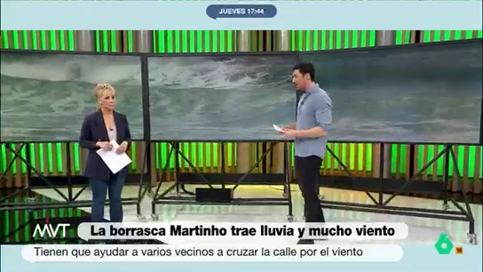 Francisco Cacho, al ver el fuerte viento que están sufriendo en Bilbao: "No es buen día para ir a la peluquería" En varios municipios de Vizcaya están sufriendo los estragos de la borrasca Martinho en forma de fuertes vientos. Muchos vecinos han manifestado al programa que el viento no les permite ni caminar por la calle.