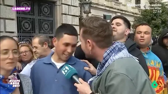 Un turista confunde la 'mascletá' con la 'masterclass' en Fallas Isabel Forner comparte un divertido momento de las Fallas de Valencia, donde un joven turista explica a un reportero que le han llevado para ver la "masterclass". La reacción de la zapeadora valenciana, en este vídeo.