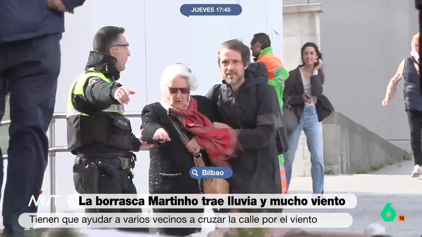 El Cantábrico azotado por la borrasca 'Martinho': lluvias torrenciales, vientos de hasta 112 km/h y caos en las calles El Cantábrico azotado por la borrasca 'Martinho': lluvias torrenciales, vientos de hasta 112 km/h y caos en las calles