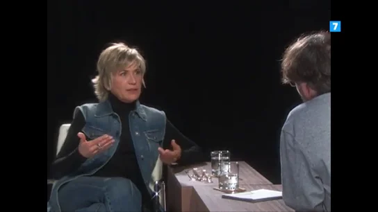 "¿Qué harías tú con 1.000 euros al mes?": Julia Otero, indignada con aquellos que votaron en contra de la subida del SMI 'Lo de Évole' contó con la periodista en 2022. Otero se mostraba muy crítica con aquellos que votaron en contra de la subida del salario mínimo interprofesional, afirmando cosas como que pagar a una persona 1.000 euros iba a "desmontar la economía"