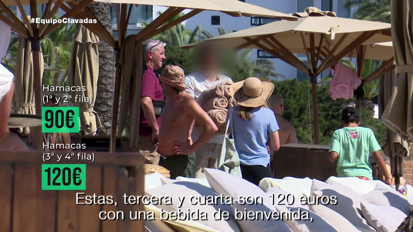 Una mujer ironiza por los precios en Ibiza: "No están mal 200 euros por una hamaca si no comemos en una semana" Una mujer ironiza por los precios en Ibiza: "No están mal 200 euros por una hamaca si no comemos en una semana"