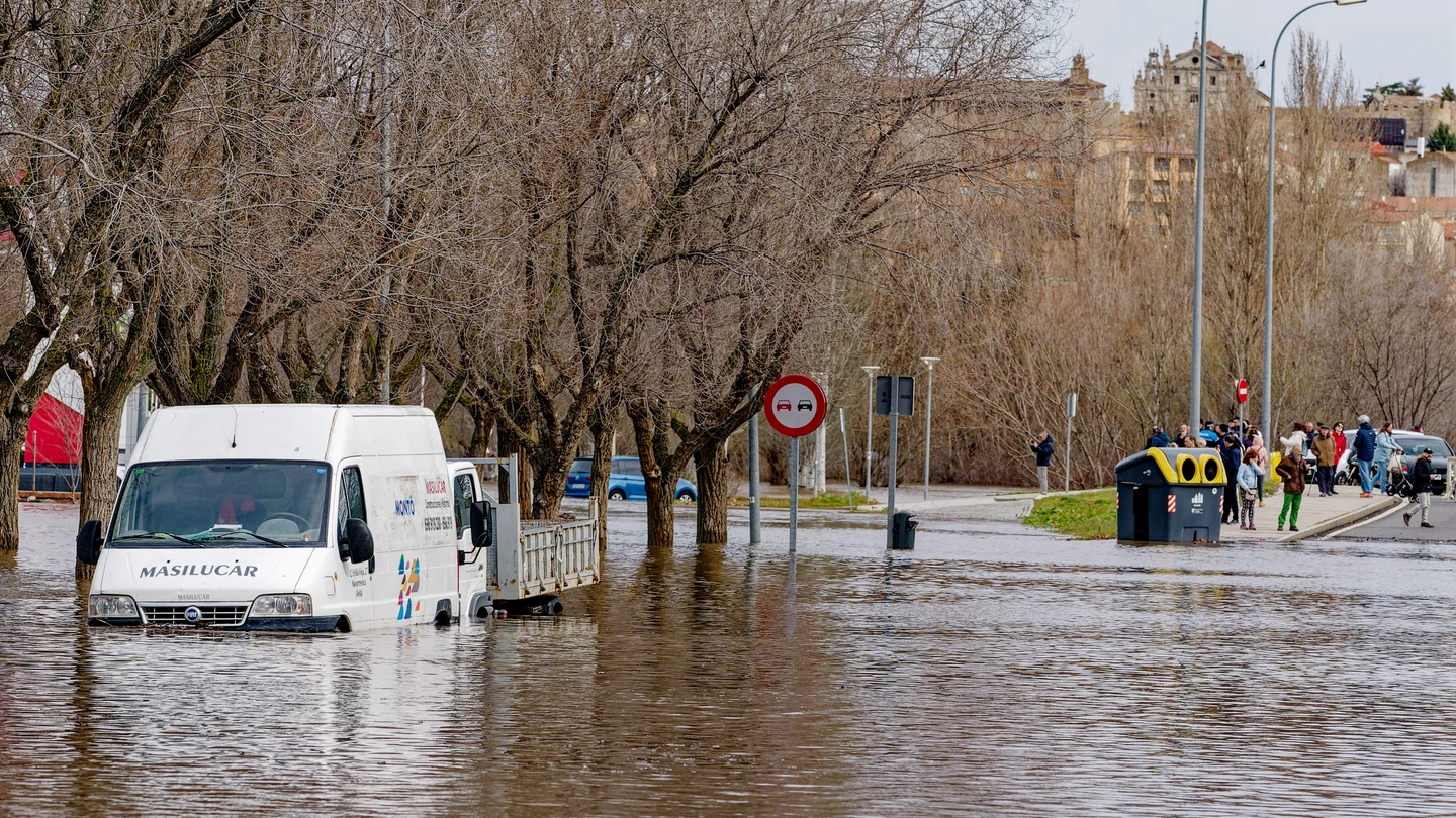Estado de emergencia en Ávila ante la situación extrema por el desbordamiento del Adaja y el Chico Estado de emergencia en Ávila ante la situación extrema por el desbordamiento del Adaja y el Chico