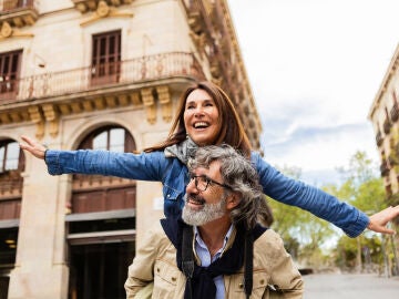 Una pareja disfrutando de sus vacaciones