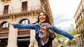 Una pareja disfrutando de sus vacaciones