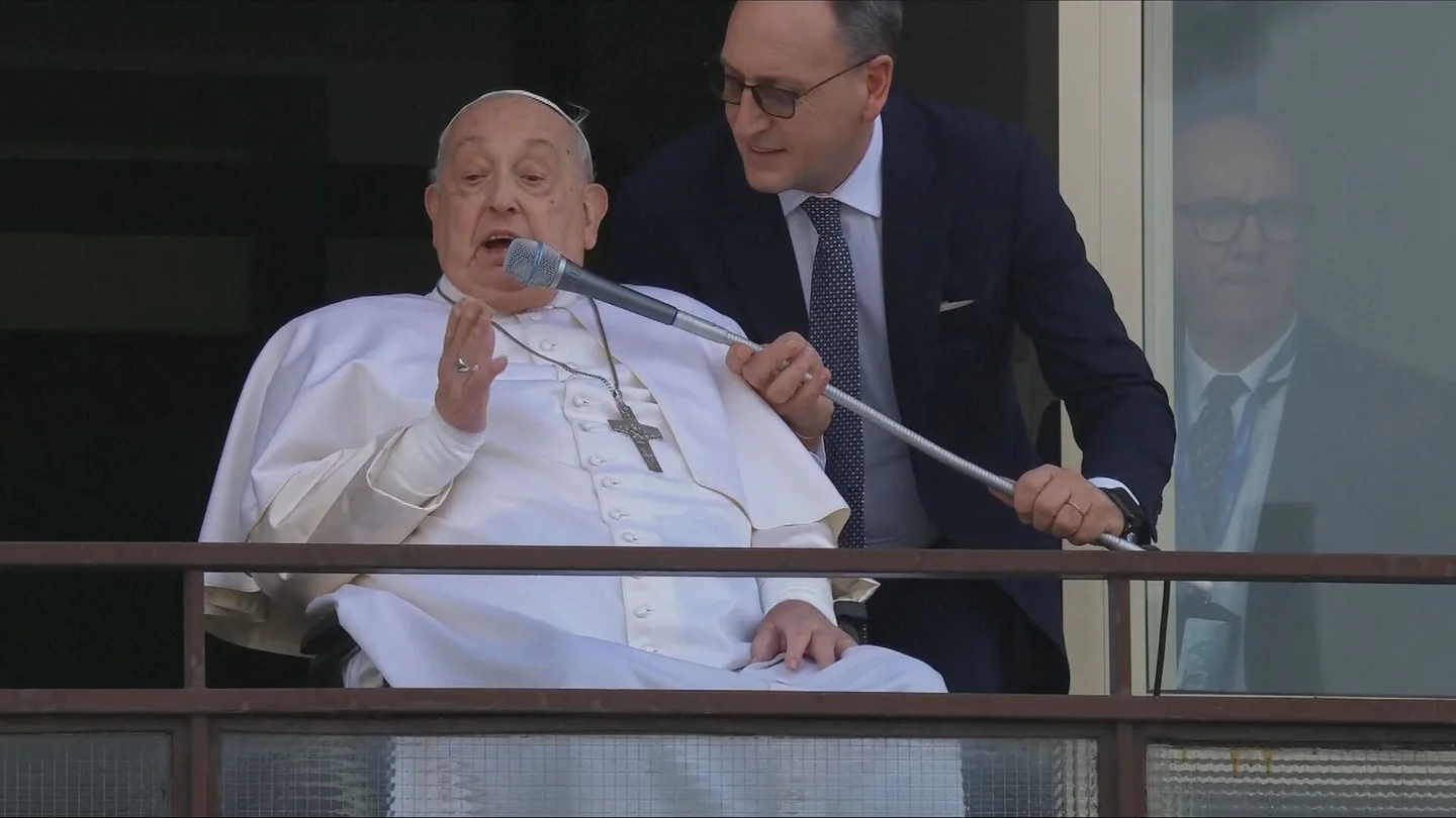 El papa Francisco habla desde el hospital Gemelli de Roma El papa Francisco habla desde el hospital Gemelli de Roma