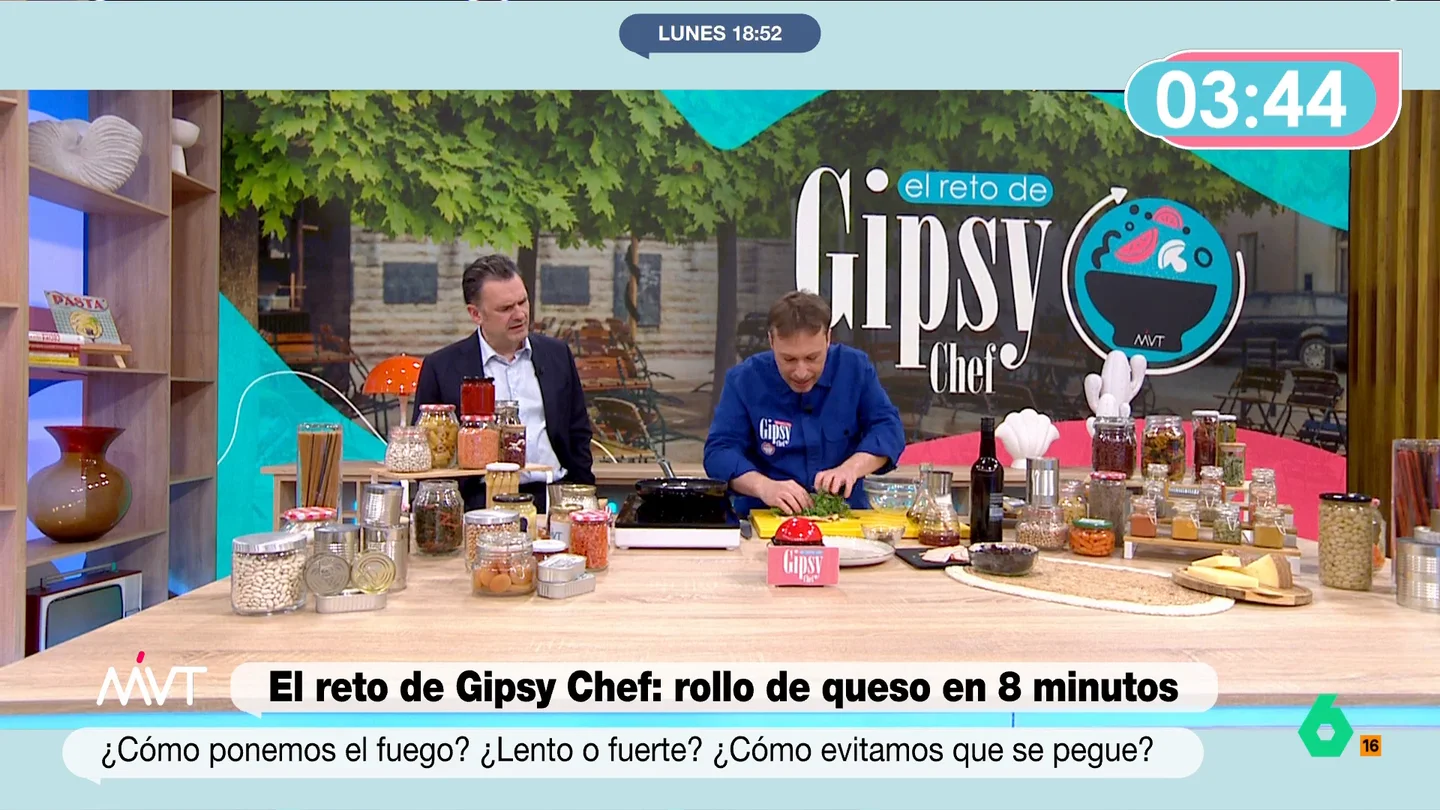 La petición de Iñaki López a Gipsy Chef al descubrir que va a usar pavo en su receta: "¿Podemos usar un embutido que sepa?" El cocinero ha rellenado un rulo de queso con rúcula y embutido de pavo. Esta elección no es del gusto de Iñaki López, que pregunta a Gipsy qué otros embutidos podrían usarse.