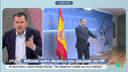 Iñaki López, tras el rifirrafe entre Ábalos y Noelia Núñez: "Les pediría que elevaran el nivel o saquen chupitos para todos" "¿En serio el dinero público va para estos temas, para estas acusaciones mutuas?", reacciona Iñaki López en el vídeo sobre estas líneas sobre el rifirrafe en redes entre José Luis Ábalos y la diputada del PP Noelia Núñez.