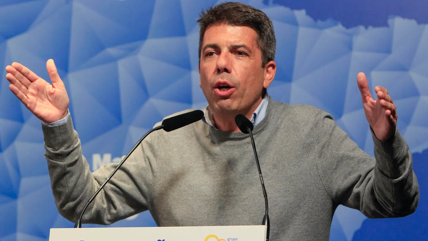Mazón, durante el acto 'Más España, más Europa. Políticas de Vivienda' previo a la XXVII Interparlamentaria, este lunes en Alicante. Mazón, durante el acto 'Más España, más Europa. Políticas de Vivienda' previo a la XXVII Interparlamentaria, este lunes en Alicante.