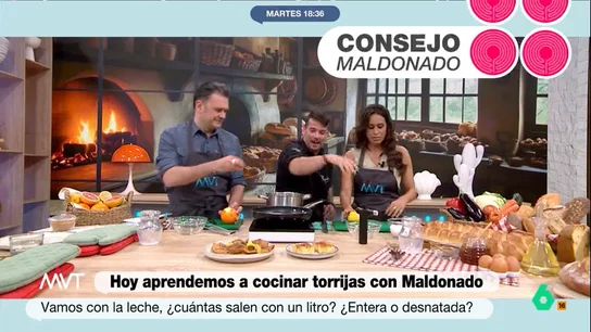 El chef Carlos Maldonado explica por qué se debe quitar la parte blanca de los cítricos El chef ha enseñado a Iñaki López y Marina Valdés cómo preparar torrijas. Para prepararlas, se infusiona la leche con diversos aromáticos para, después, sumergir el pan en este líquido.