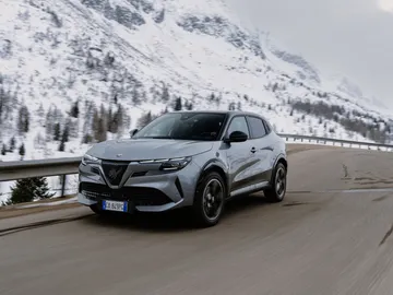 Alfa Romeo Junior Ibrida Q4 Alfa Romeo Junior Ibrida Q4