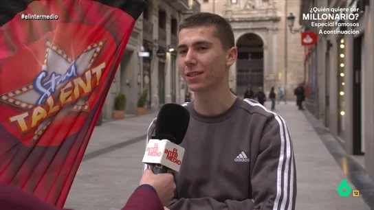 Un chico desvela para qué le ha servido saber dar volteretas: "En las discotecas es un 'game changer'" El Intermedio sale a la calle para descubrir los talentos ocultos de los viandantes: desde rapear a ser capaz de silbar muy fuerte. No te pierdas el resto de talentos en el vídeo principal.