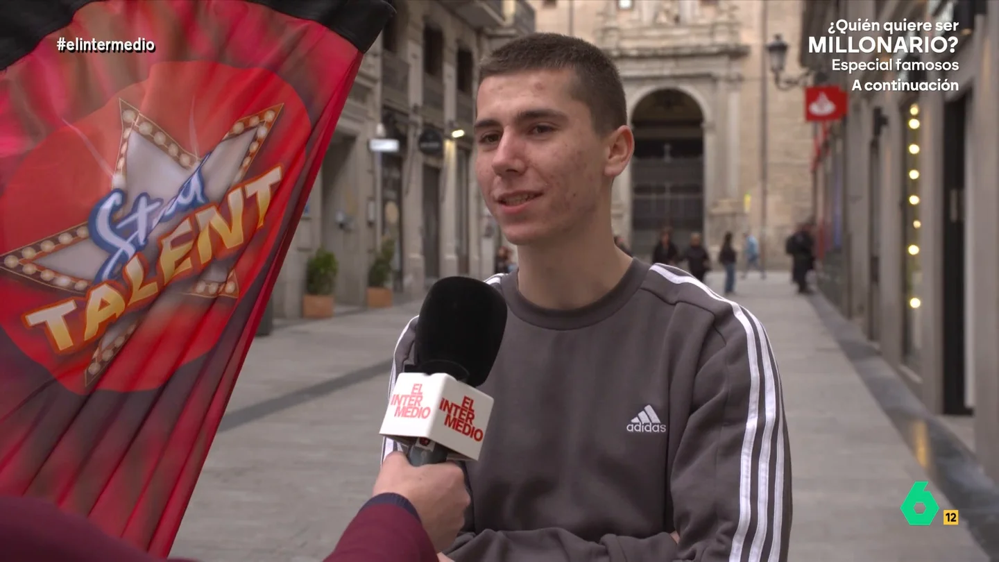 Un chico desvela para qué le ha servido saber dar volteretas: "En las discotecas es un 'game changer'" El Intermedio sale a la calle para descubrir los talentos ocultos de los viandantes: desde rapear a ser capaz de silbar muy fuerte. No te pierdas el resto de talentos en el vídeo principal.