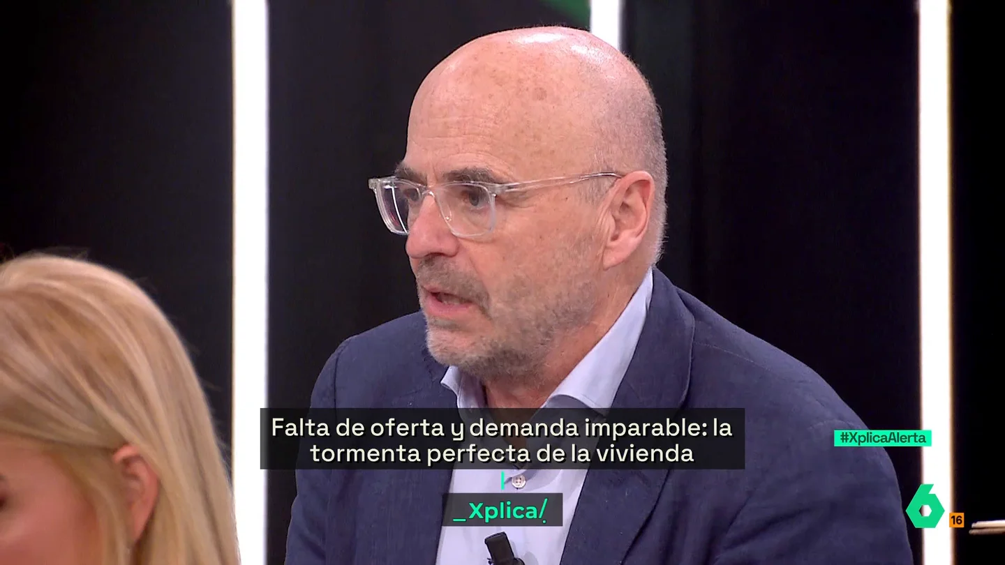 XPLICA Javier Díaz-Giménez critica la ley de suelos: "A cinco minutos de la puerta del Sol hay lechugas plantadas" XPLICA Javier Díaz-Giménez critica la ley de suelos: "A cinco minutos de la puerta del Sol hay lechugas plantadas"
