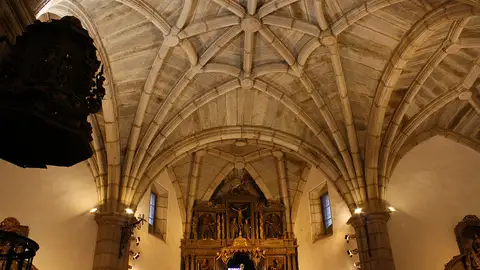Interior de la iglesia de Santa María del Azogue Interior de la iglesia de Santa María del Azogue