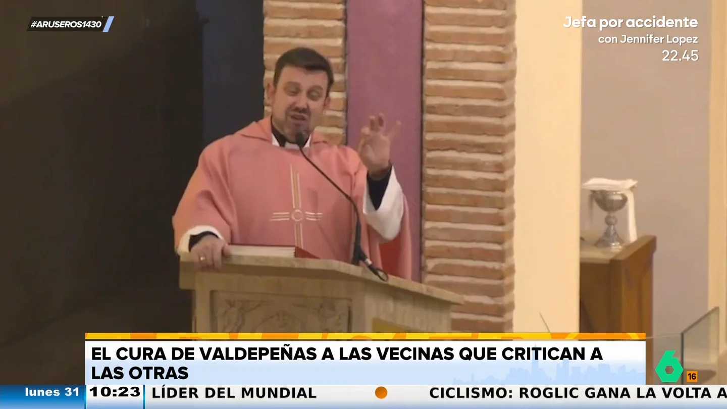 El cura de Valdepeñas lanza un 'dardo' a Alfonso Arús en plena misa: "Esto me lo van a sacar" El cura de Valdepeñas lanza un 'dardo' a Alfonso Arús en plena misa: "Esto me lo van a sacar"