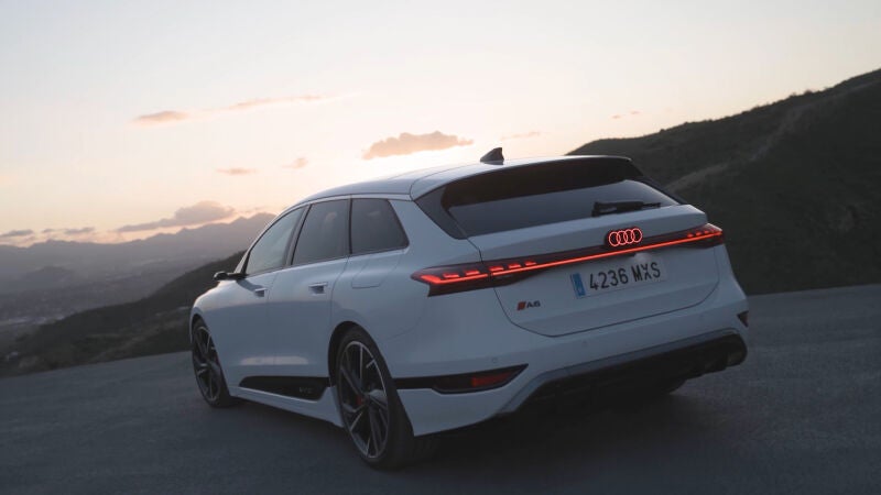 audi-tron_94.jpg?crop=1920,1080,x0,y0&wi