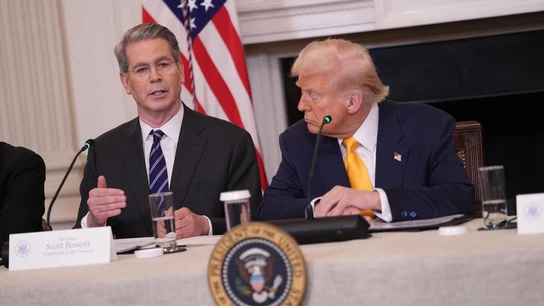 El secretario de Estado de EEUU, Scott Bessent, junto al presidente, Donald Trump. El secretario de Estado de EEUU, Scott Bessent, junto al presidente, Donald Trump.