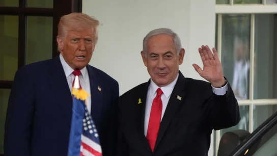 El primer ministro israelí, Benjamin Netanyahu, es recibido por el presidente Donald Trump El primer ministro israelí, Benjamin Netanyahu, es recibido por el presidente Donald Trump