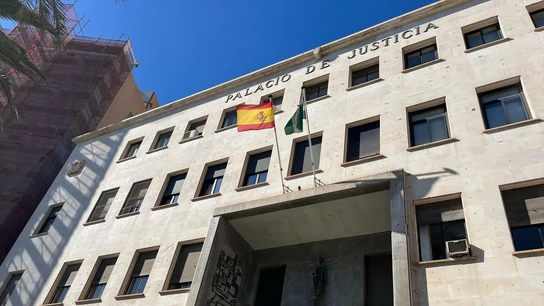 Imagen de archivo de la fachad del Palacio de Justicia de Almería. Imagen de archivo de la fachad del Palacio de Justicia de Almería.