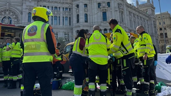 Equipo de Emergencias atiende a los corredores. Equipo de Emergencias atiende a los corredores.