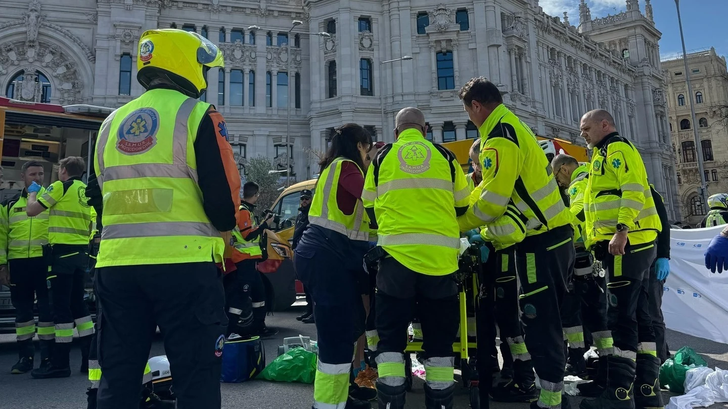 Equipo de Emergencias atiende a los corredores. Equipo de Emergencias atiende a los corredores.