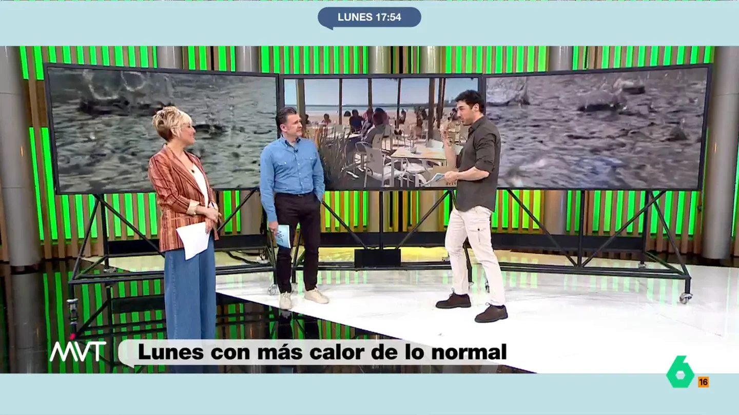 Francisco Cacho pide hacer un directo desde un chiringuito: "Y nosotros, pero no nos traes sol" El reportero Paco Mesa ha conectado con el programa desde la playa de Valdelagrana de El Puerto de Santa María, en Cádiz. Desde el plató, no han podido evitar sentir envidia de su compañero.