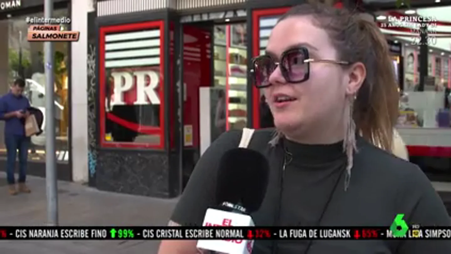 Este es el mensaje que una joven envía a su peor jefe: "Ojalá te mueras de hambre, un beso" El Intermedio se puso al servicio de varios jóvenes para que, 'preservando' su anonimato, pudieran dirigirse a los peores jefes que habían tenido. No te pierdas sus comentarios y anécdotas en el vídeo principal.