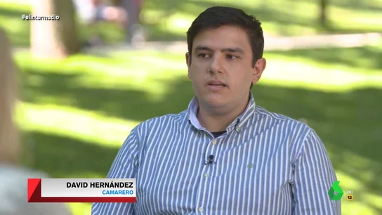 David, camarero, cuenta los problemas físicos que le ha ocasionado la hostelería: "Me provocó una depresión y una lesión crónica" David, camarero, cuenta los problemas físicos que le ha ocasionado la hostelería: "Me provocó una depresión y una lesión crónica"