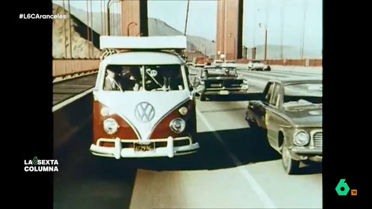 El arancel más longevo de la historia también es de EEUU: el 25% a la Volkswagen de los hippies que ya dura 60 años laSexta Columna recuerda en este vídeo la guerra arancelaria de los años 60 entre Estados Unidos y Europa que empezó con el pollo americano y terminó con un arancel a los coches europeos tipo camioneta que llega hasta nuestros días.