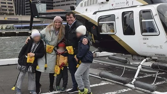 Agustín Escobar y su familia, antes de subirse al helicóptero siniestrado en Nueva York Agustín Escobar y su familia, antes de subirse al helicóptero siniestrado en Nueva York