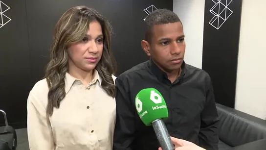 Hablan los padres de la bebé golpeada y amenazada en la "guardería de los horrores": "Mi niña cambió. Era muy alegre y ahora tiene tristeza en sus ojos" Hablan los padres de la bebé golpeada y amenazada en la "guardería de los horrores": "Mi niña cambió. Era muy alegre y ahora tiene tristeza en sus ojos"