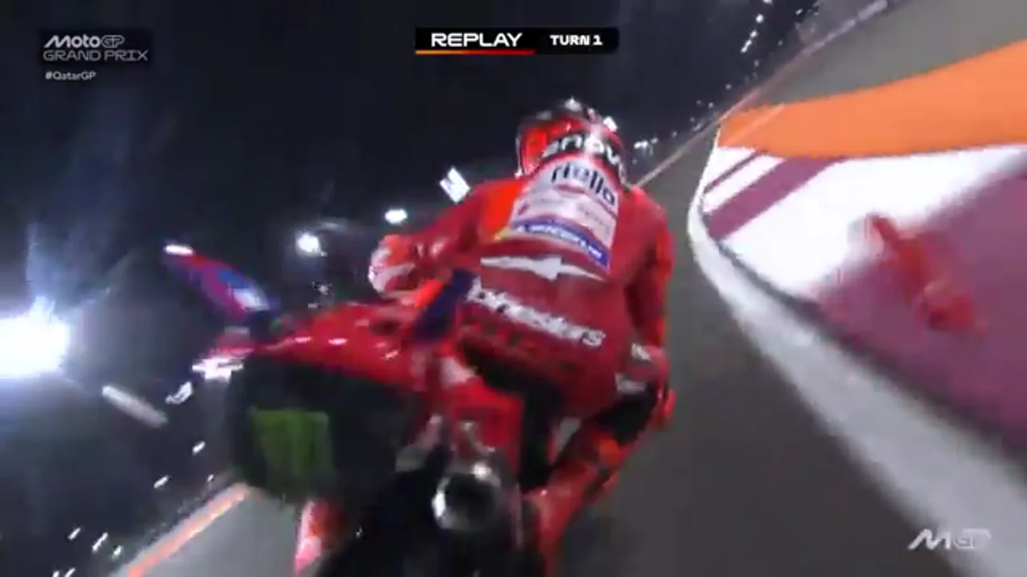 La carrera no pudo empezar pero para los Márquez: así fue el toque que pudo condenar a ambos La carrera no pudo empezar pero para los Márquez: así fue el toque que pudo condenar a ambos