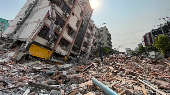 Edificios derrumbados en la ciudad de Mandalay tras el terremoto de magnitud 7,7. Edificios derrumbados en la ciudad de Mandalay tras el terremoto de magnitud 7,7.
