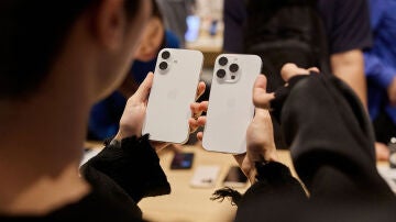 iPhone 16 en la tienda de Apple en Seúl, Corea del Sur