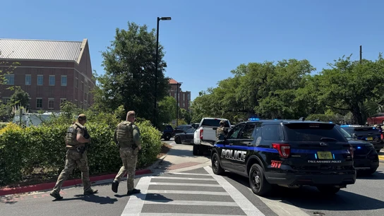 La Policía en las inmediaciones de la Universidad Estatal de Florida, donde se ha producido un tiroteo. La Policía en las inmediaciones de la Universidad Estatal de Florida, donde se ha producido un tiroteo.