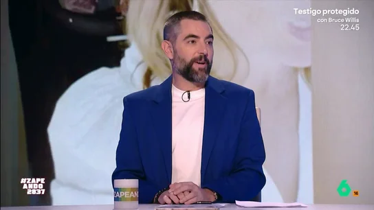 Dani Mateo, después de ver el 'sufrimiento' de una madre con sus hijos: "Y preguntan que por qué no tengo hijos..." Una madre ha decidido graba las 'instrucciones' que da a sus cinco hijos antes de irse de viaje. Entre sus peticiones está parar cada 20 o 30 minutos para ir al servicio o pedir siempre la misma canción.