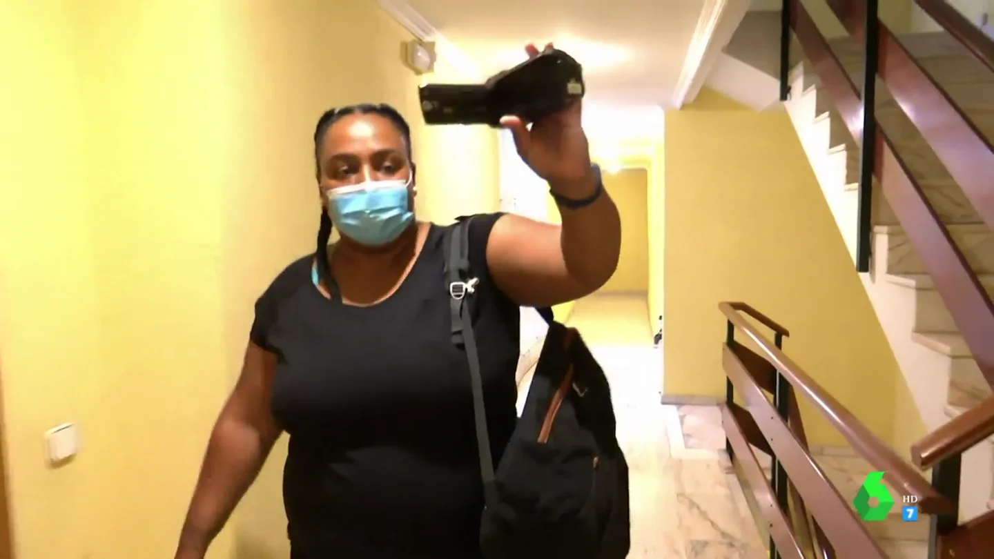 Una chica hace la dieta keto durante tres semanas y estos son sus resultados: "Me duele todo el cuerpo" Ana Paula, que pesa 142 kilos, explicaba en Equipo de Investigación que había decidido someterse a esta popular dieta, supervisada por un dietista. Tras 20 días siguiendo las pautas del profesional, la joven comenzaba a sufrir sus efectos secundarios.