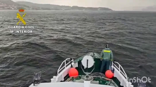 La misteriosa desaparición de una barca de recreo en la ría de Pontevedra tras verse una columna de humo La misteriosa desaparición de una barca de recreo en la ría de Pontevedra tras verse una columna de humo