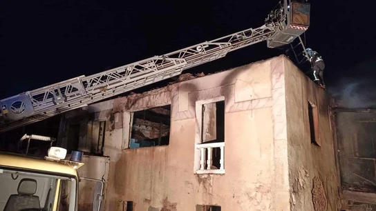 Muere un hombre y otro resulta herido en el incendio de su casa en Salas (Asturias) Muere un hombre y otro resulta herido en el incendio de su casa en Salas (Asturias)