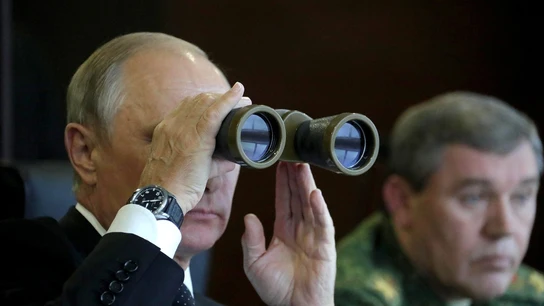 Vladmir Putin y el jefe del Estado Mayor, el general Valeri Gerasimov Vladmir Putin y el jefe del Estado Mayor, el general Valeri Gerasimov