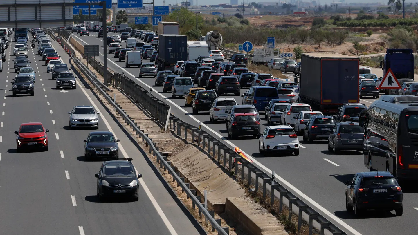 Imagen de archivo de retenciones en la carretera Imagen de archivo de retenciones en la carretera