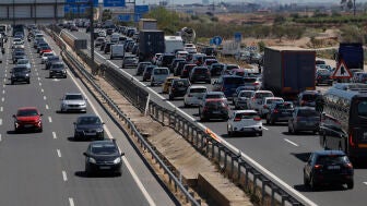 Imagen de archivo de retenciones en la carretera