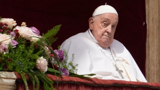 El Papa Francisco en su reaparición este Domingo de Pascua. El Papa Francisco en su reaparición este Domingo de Pascua.
